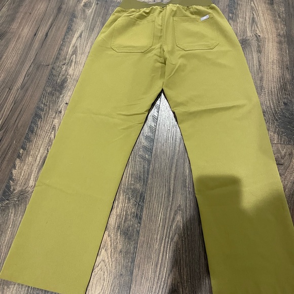 FIGS scrub bottoms - Picture 4 of 4